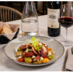 Antipasto Sfizioso Autunnale con Polenta, Speck, Formaggio e Funghi